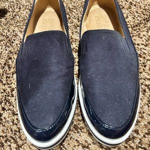 NATUALIZER NAVY LOAFERS SZ 8 LIKE NEW